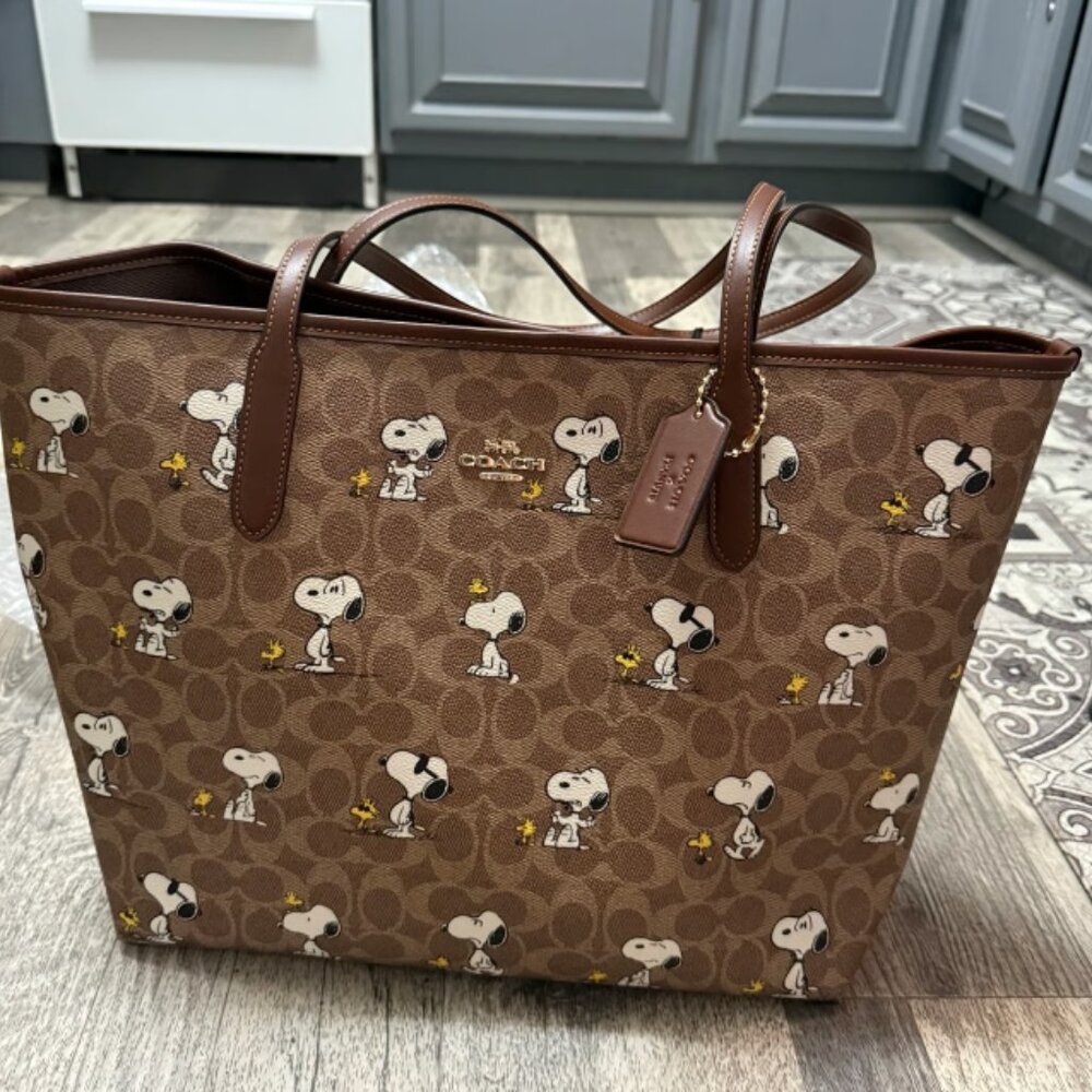 Coach X Peanuts snoopy tote purse - Picture 1 of 3